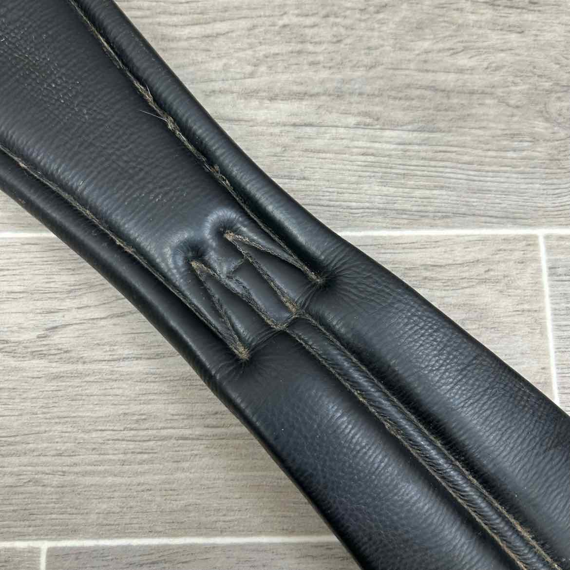 KL Select Red Barn Smart Contour Dressage Girth, Black, 30"