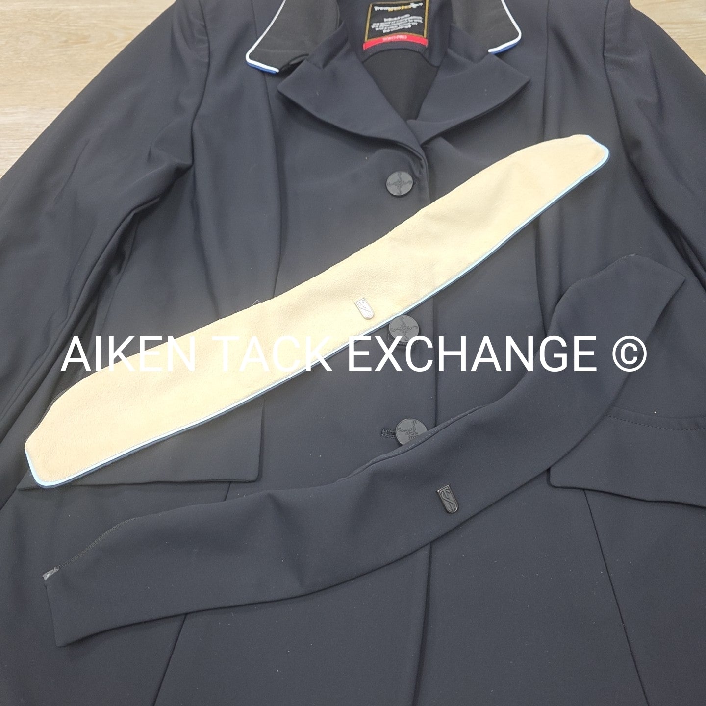 Tredstep Solo Pro Show Coat, With 2 Extra Collars, Size 10