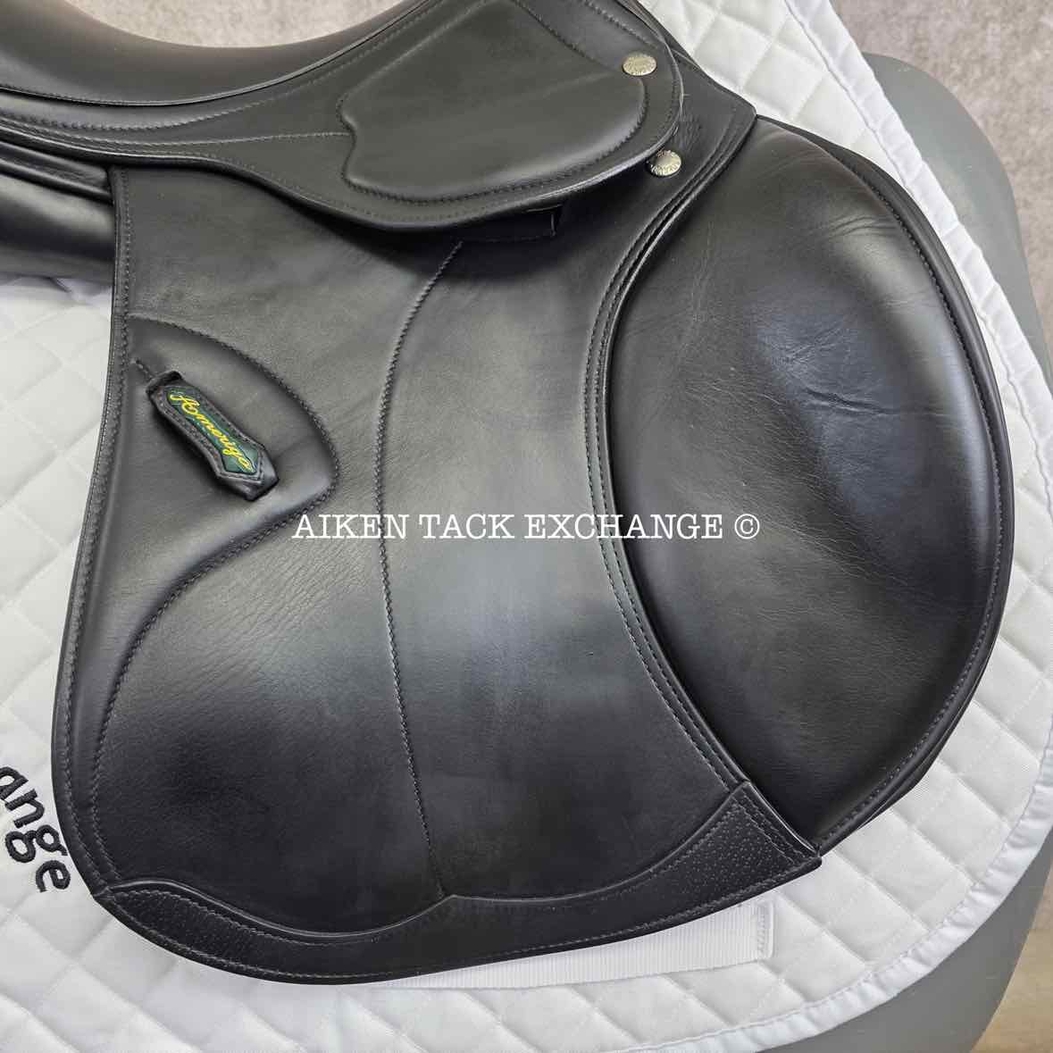 **SOLD** 2020 Amerigo Pinerolo HC Jump Saddle, 17" Seat, Medium Wide Tree, Wool Flocked Panels