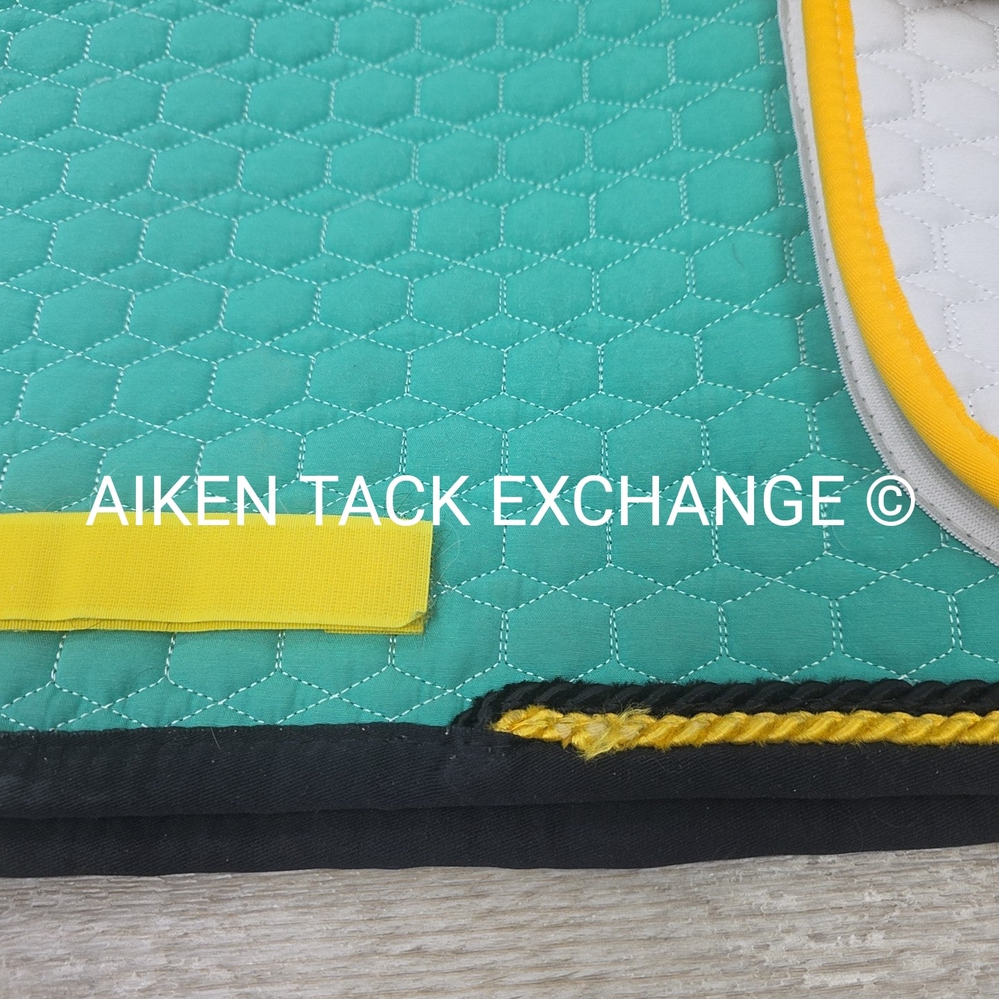 Mattes Dressage Trekking Saddle Pad with Sheepskin, Size Medium
