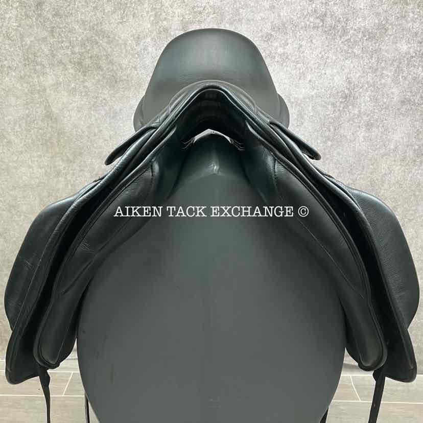 **SOLD** Kent & Masters MDS S-Series Standard Wither Surface Block Dressage Saddle, 18" Seat, Adjustable Tree - Changeable Gullet, Wool Flocked Panels