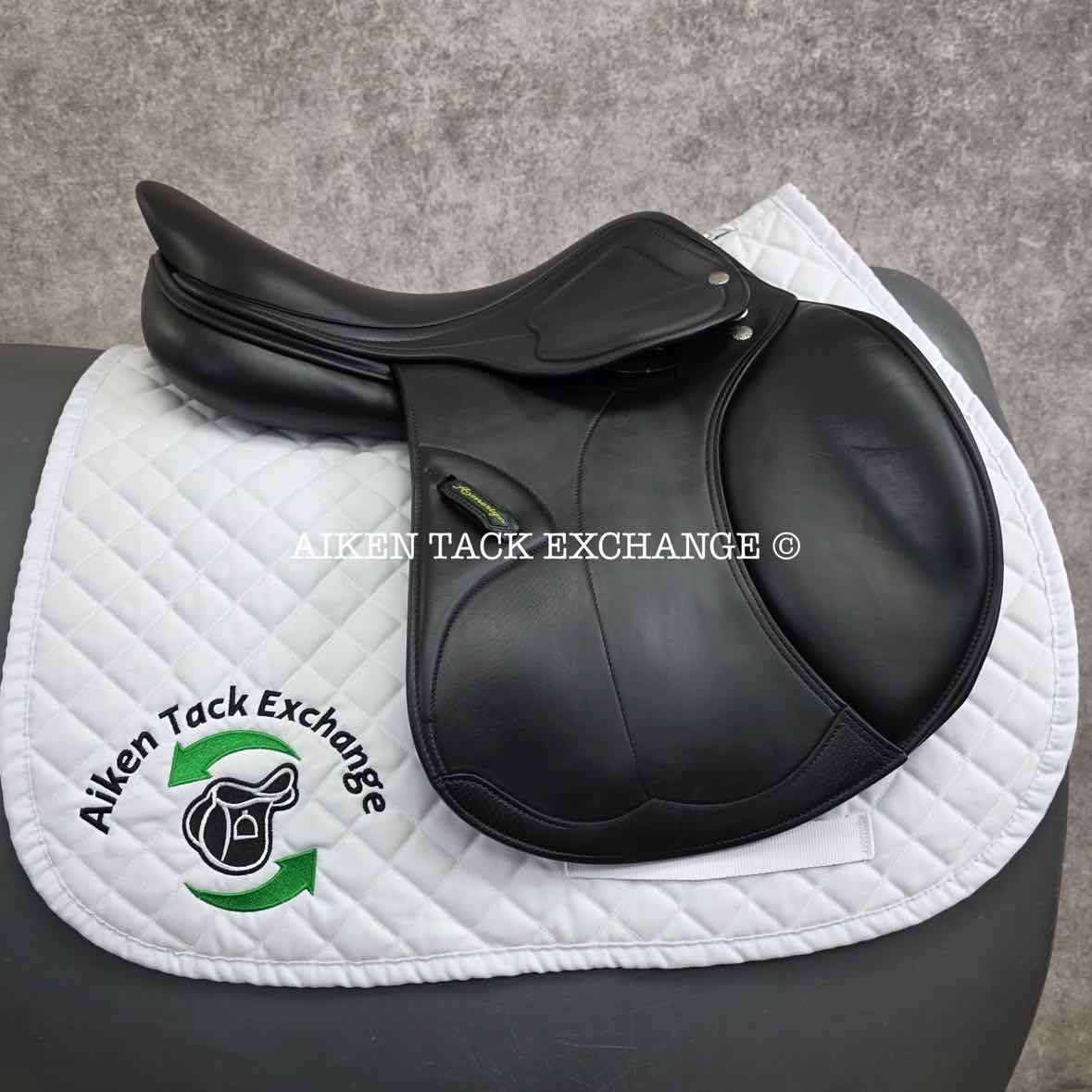 **SOLD** 2020 Amerigo Pinerolo HC Jump Saddle, 17" Seat, Medium Wide Tree, Wool Flocked Panels