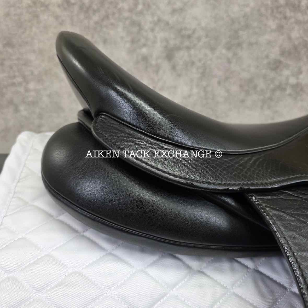 **SOLD** 2019 Stubben 1894 Dressage Saddle, 18" Seat, 30cm Tree - M/MW, Wool Flocked Panels