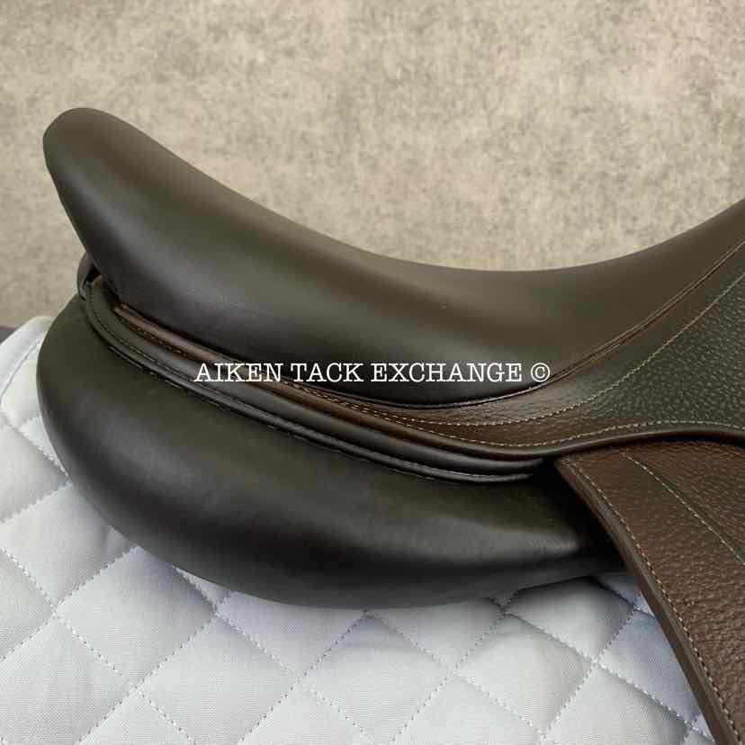 2021 CWD SE03 Close Contact Jump Saddle, 17.5" Seat, 3L Flap, Medium Tree, Foam Panels