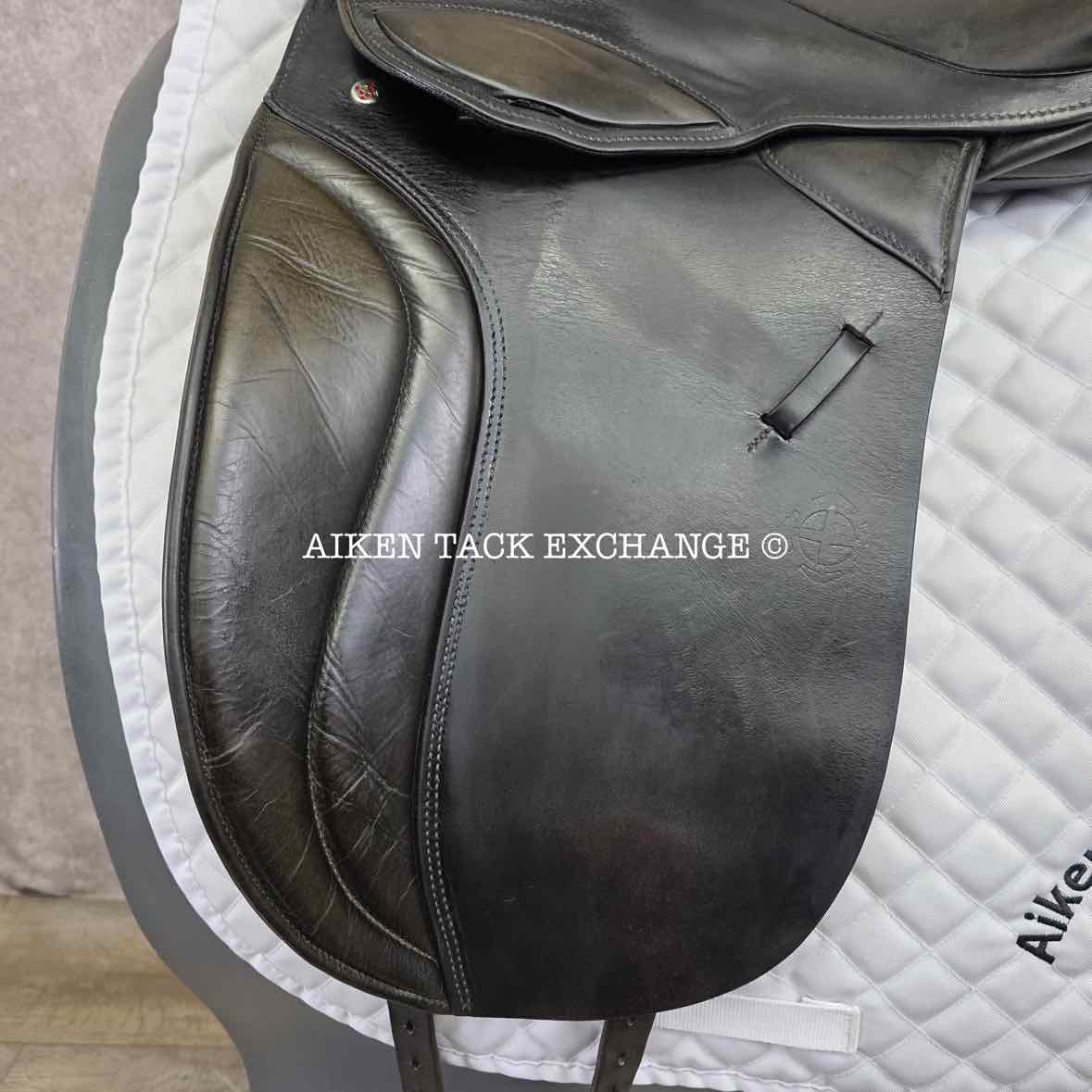 Courbette Lemetex Aristokrat Dressage Saddle, 18" Seat, 31 Tree- Medium Wide, Wool Flocked Panels