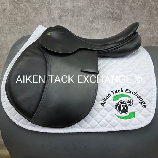 **On Trial** 2007 County Pro-Fit Close Contact Jump Saddle, 17.5" Seat, Medium Tree, Wool Flocked Panels