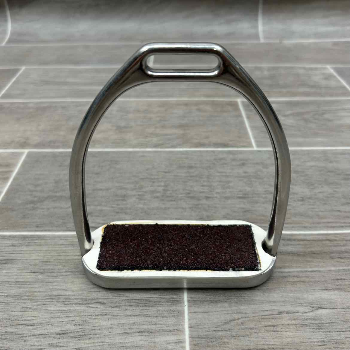 Fillis Stirrup Irons with Sure Grip Stirrup Pads, 4.75"