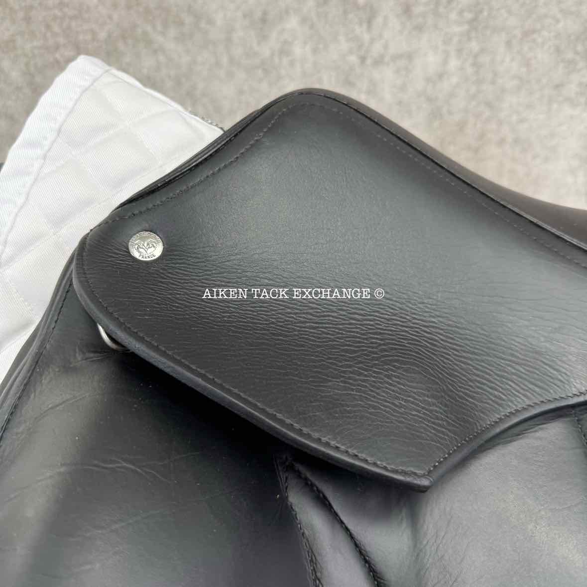 2017 Voltaire Adelaide Monoflap Dressage Saddle, 18" Seat, 3A Flap, W/XW Tree, Foam XFIN Panels, Full Buffalo Leather