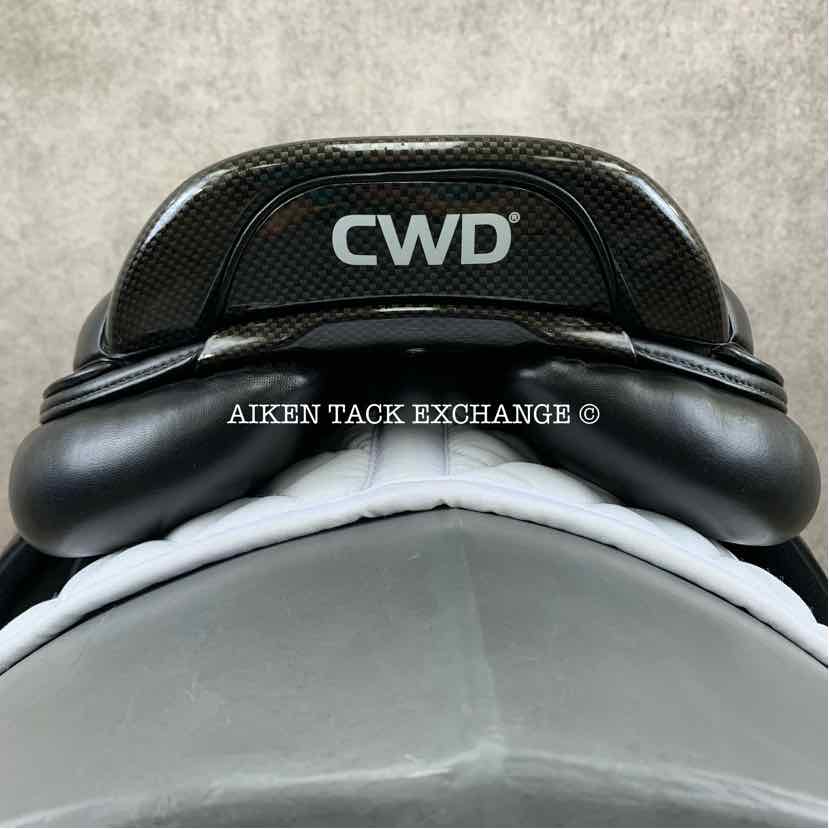 2018 CWD SE25 2GS Close Contact Jump Saddle, 17.5" Seat - S2, 3C Flap, Dynamik Flex Tree - Medium, Foam Panels
