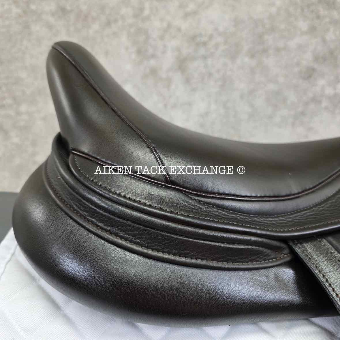 2022 Aviar Ace Close Contact Jump Saddle, 18" Seat, Adjustable Flex Tree, Foam Panels