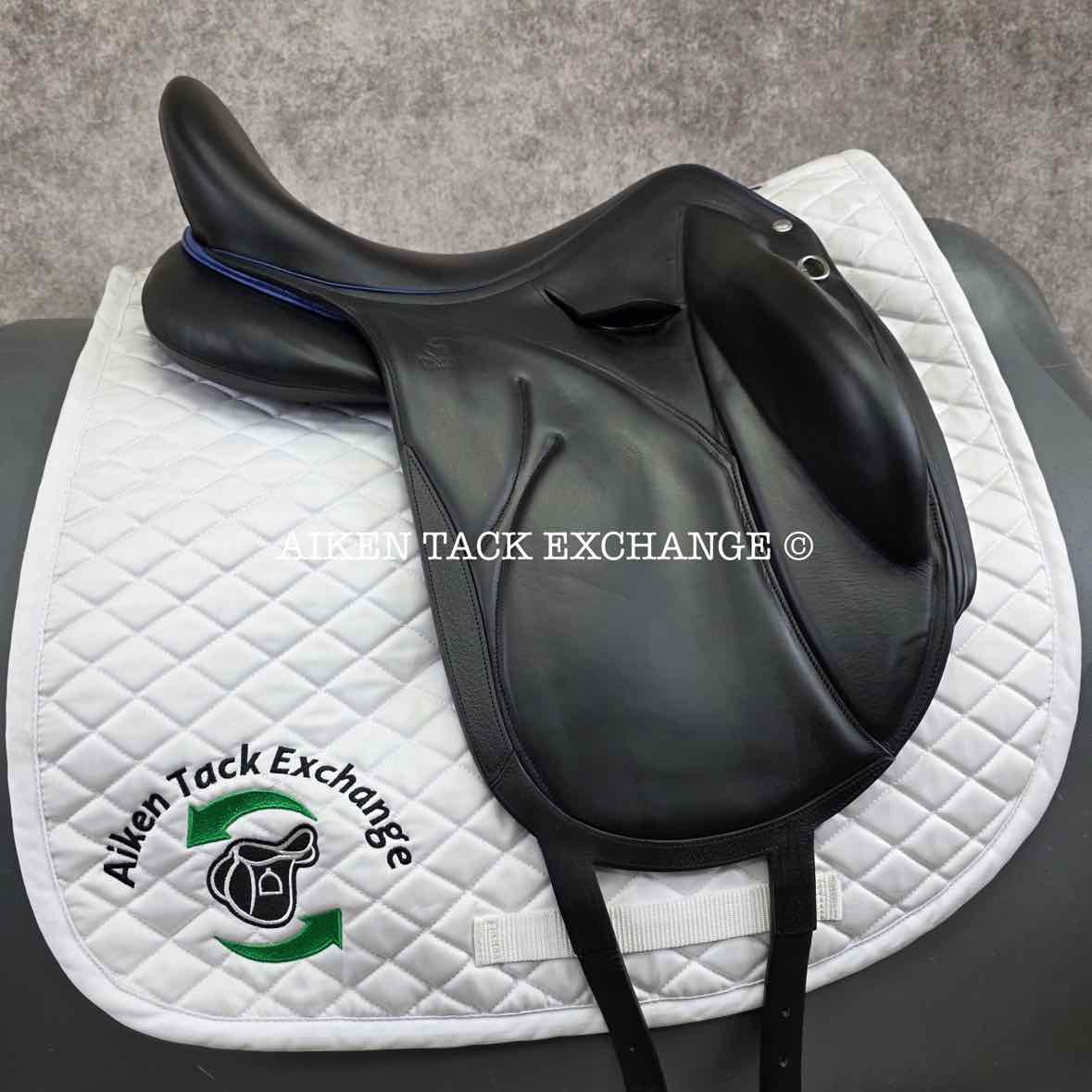 2018 Devoucoux Makila Lab Monoflap Dressage Saddle, 17.5" Seat - 2AA Flap, MW Tree, D3D Panels, Full Buffalo Leather