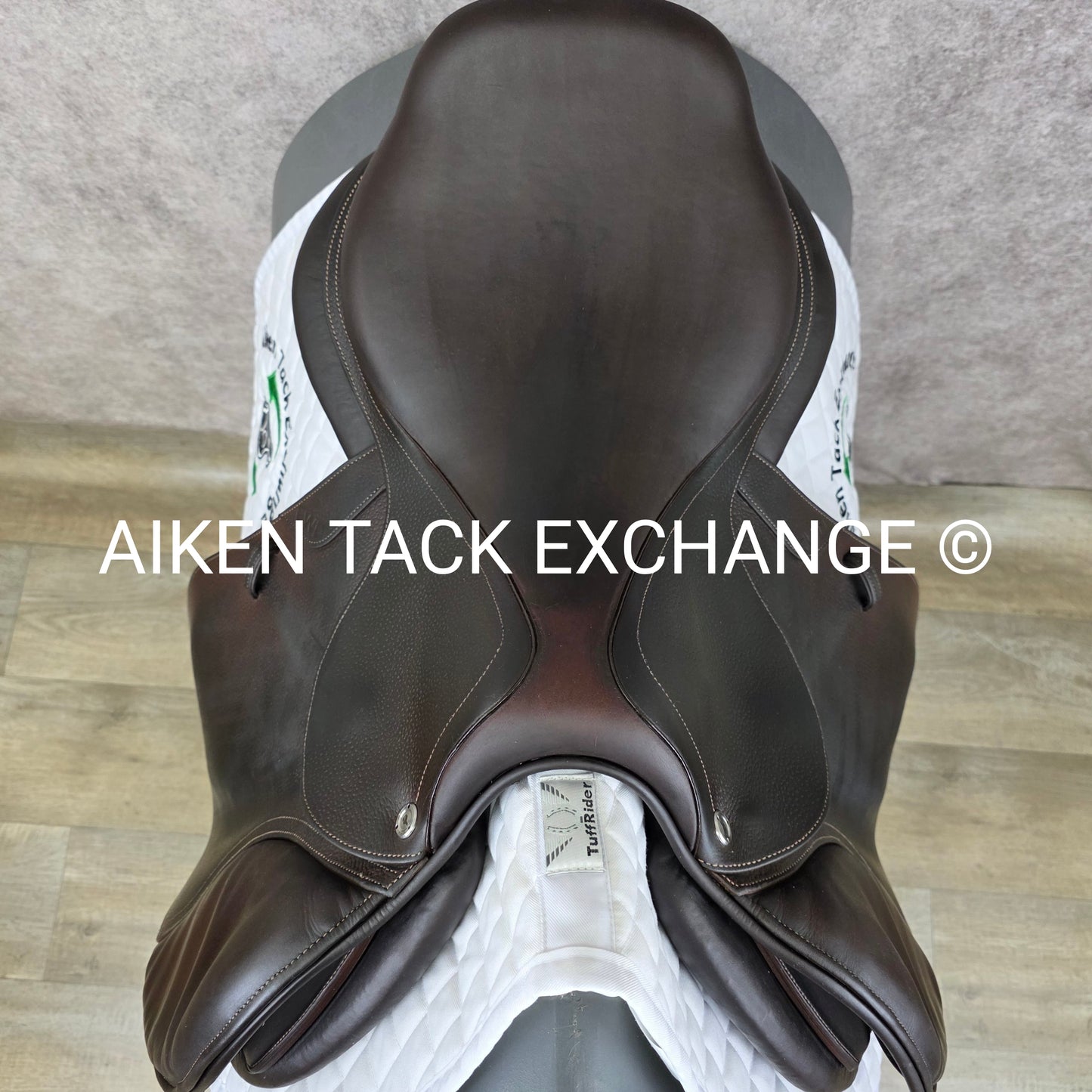 2019 CWD SE02 Close Contact Jump Saddle, 17.5" Seat, 3C Flap, Medium Tree, Foam Panels