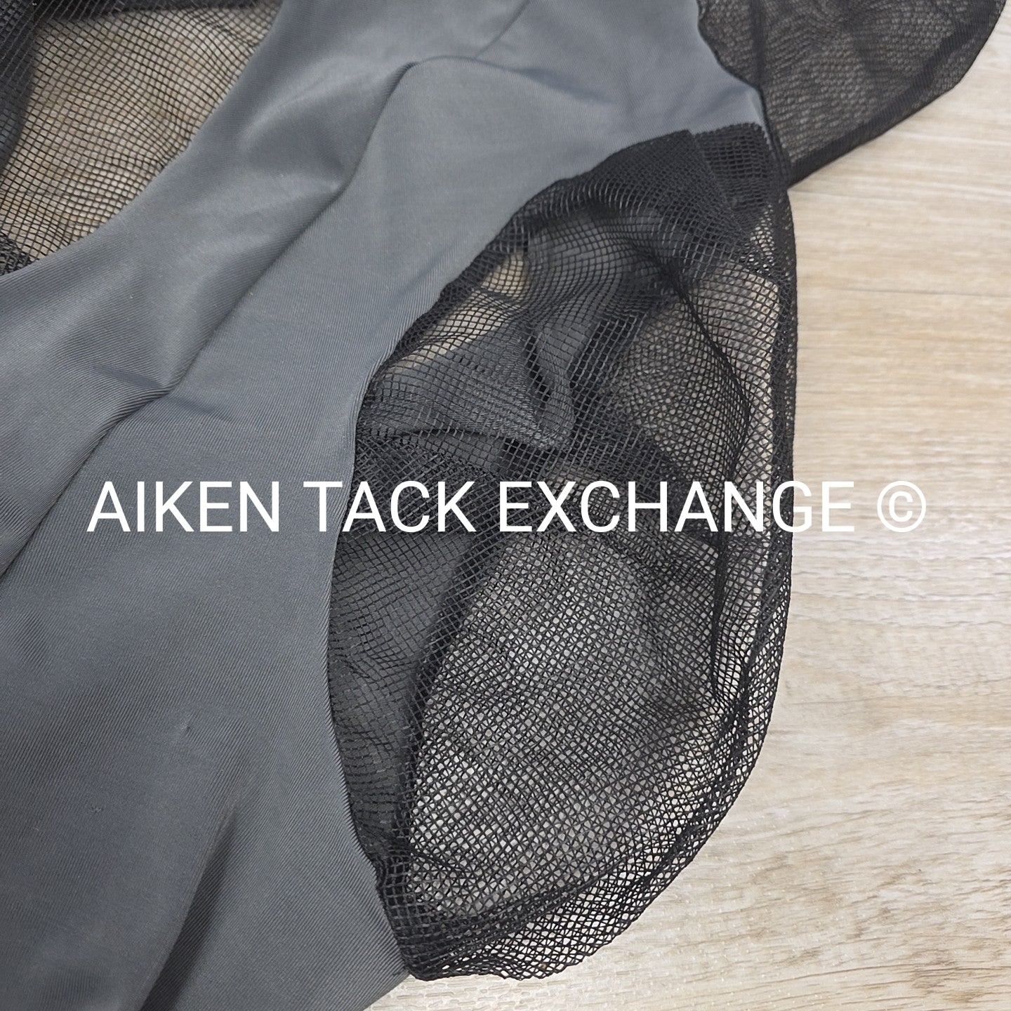 BARGAIN BUNDLE: 2 Weatherbeeta Stretch Bug Eye Saver Fly Masks, Size Pony & 1 Ca