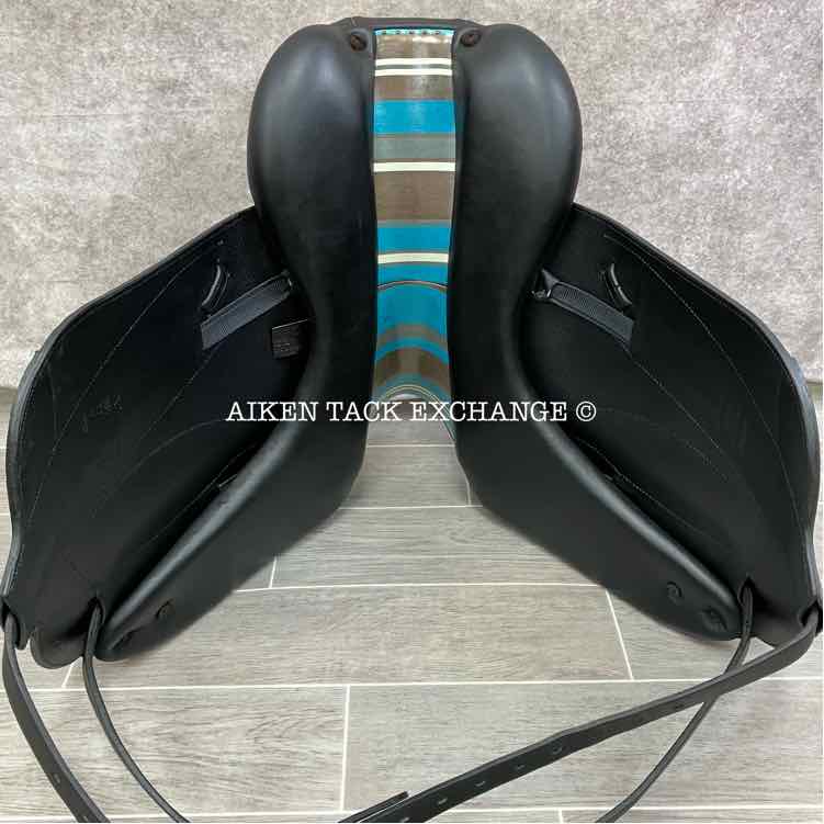 **SOLD** 2015 Voltaire Adelaide Monoflap Dressage Saddle, 17" Seat, 2A Flap, Medium Wide Tree, XFIN Panels, Full Buffalo Leather