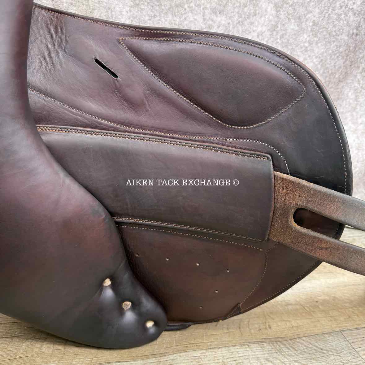 2013 CWD SE09 Monoflap Jump Saddle, 17" Seat, 2A Flap, Medium Tree, Foam Panels