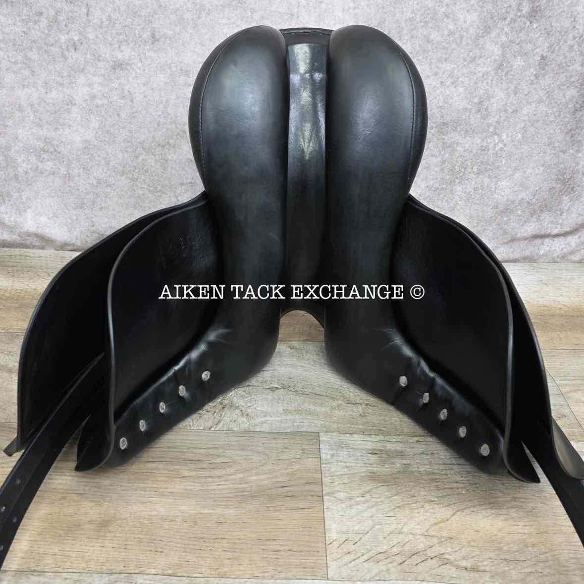 Roosli Pilatus Dressage Saddle, 17" Seat, Extra Short Flap, Medium Narrow Tree, Wool Flocked Panels