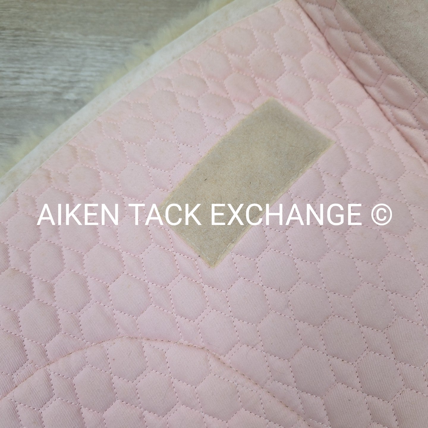 Mattes Sheepskin Saddle Pad for Treeless Saddle, Size Medium