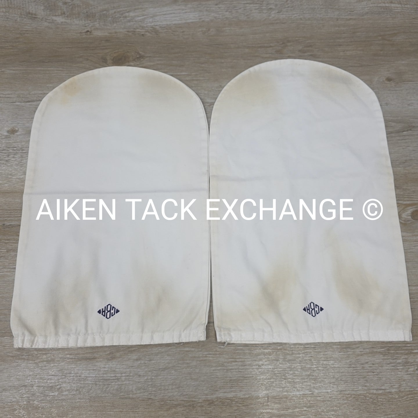 BARGAIN BUNDLE: EquiGel Half Pad with 6 Extra Covers & 1 Toklat Fleece Cover