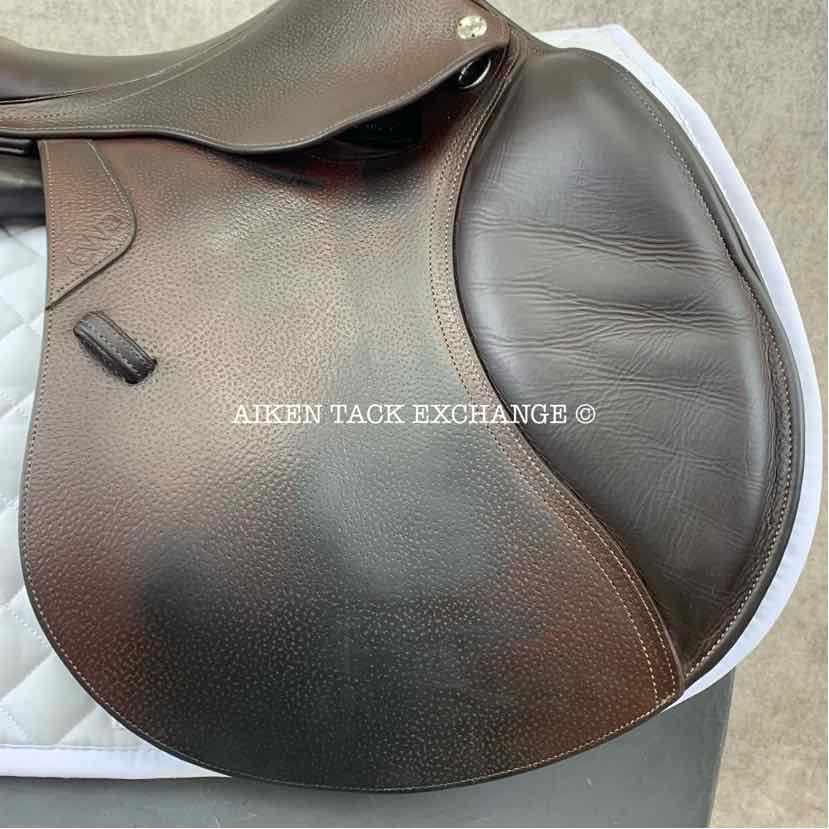 2021 CWD SE03 Close Contact Jump Saddle, 17.5" Seat, 3L Flap, Medium Tree, Foam Panels