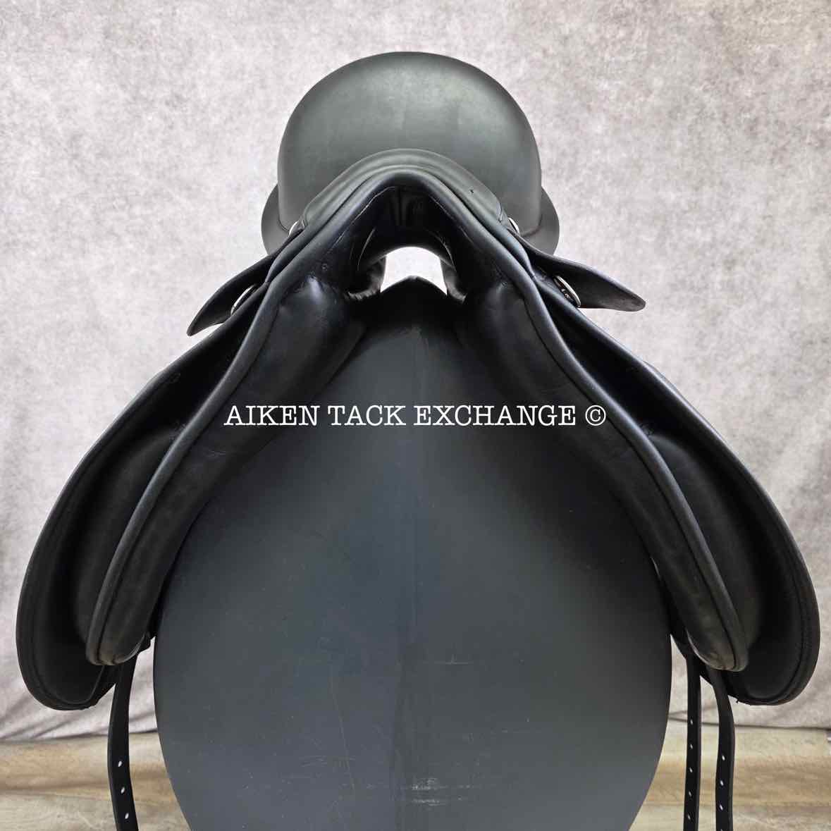 1995 County Competitor Dressage Saddle, 17.5" Seat, Medium Tree, Wool Flocked Panels