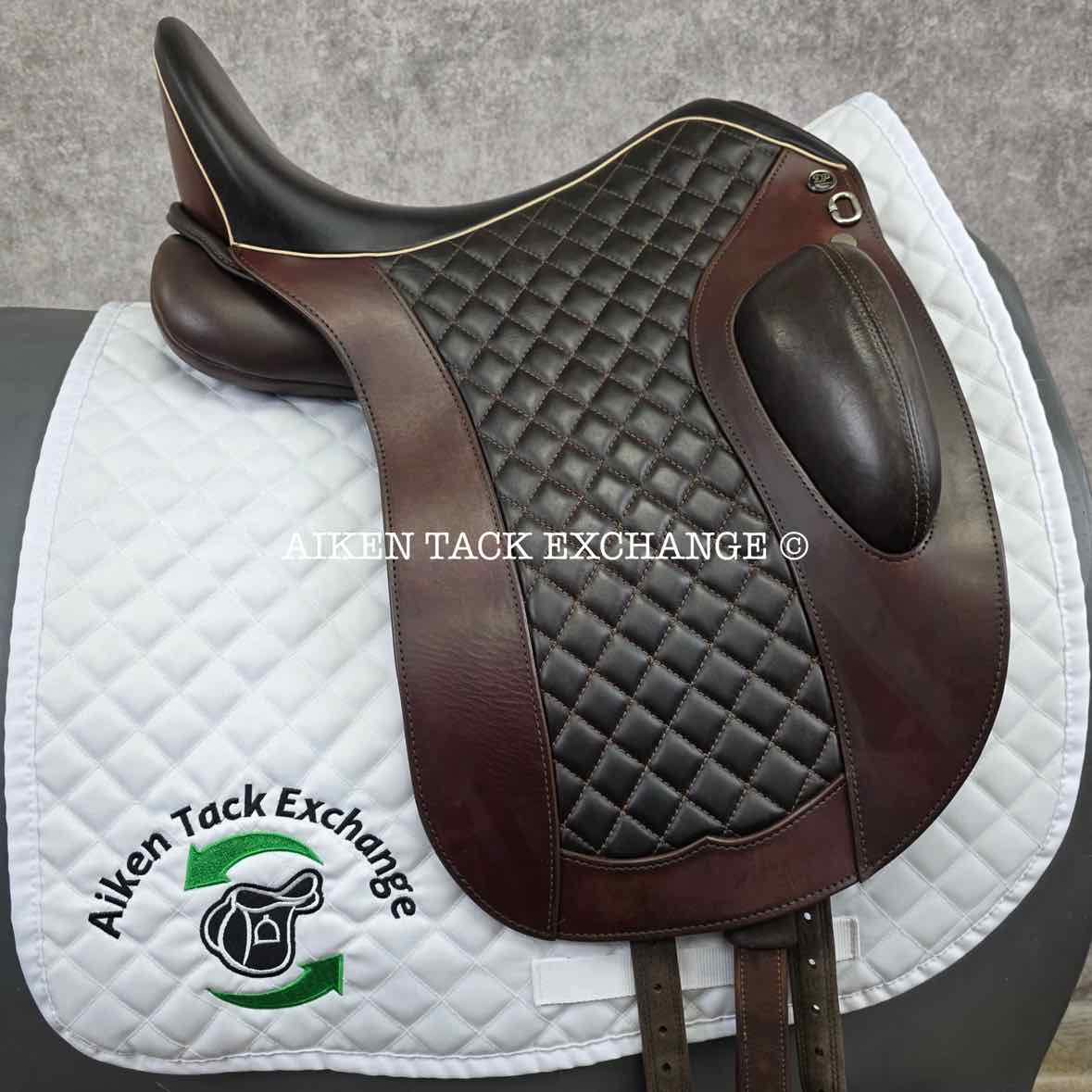 DP 3220DL Bolero Deluxe Dressage Saddle, 18" Seat, Ultra-Flex Tree - Adjustable Gullet, Wool Flocked Panels