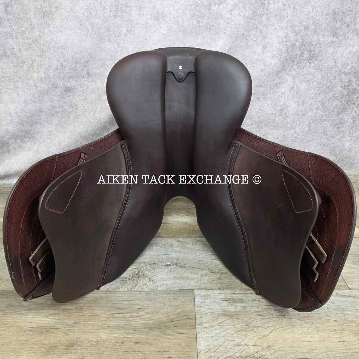2023 CWD SE03 Close Contact Jump Saddle, 16.5" Seat, 2L Flap, Medium Tree, Foam Panels, Full Buffalo Leather