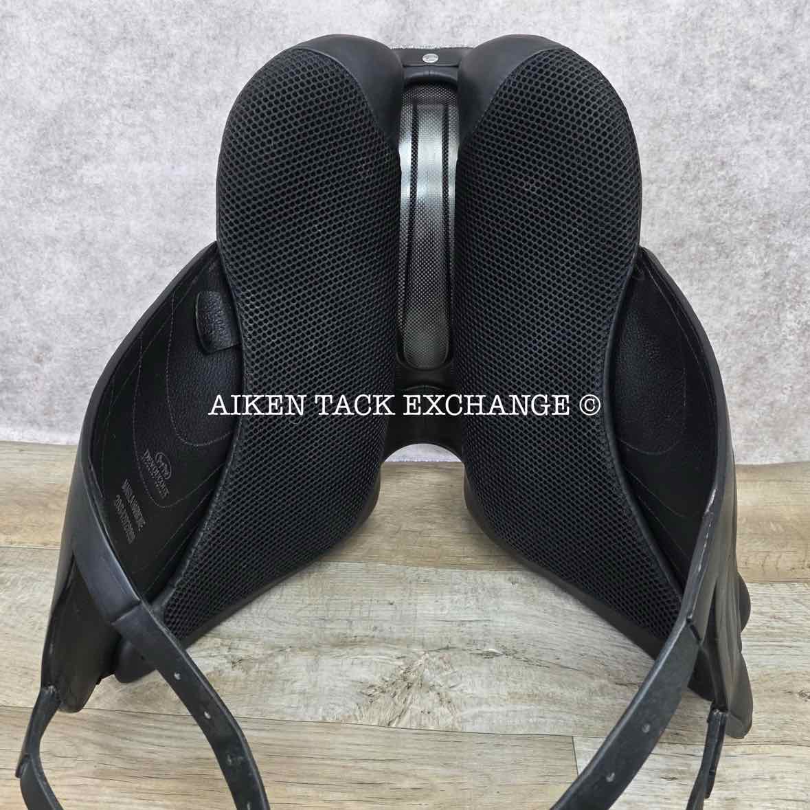 2020 Devoucoux Makila Harmonie Monoflap Dressage Saddle, 17" Seat, 1A Flap - Short, Dynamick Tree - Medium, D3D Panels, Full Buffalo Leather