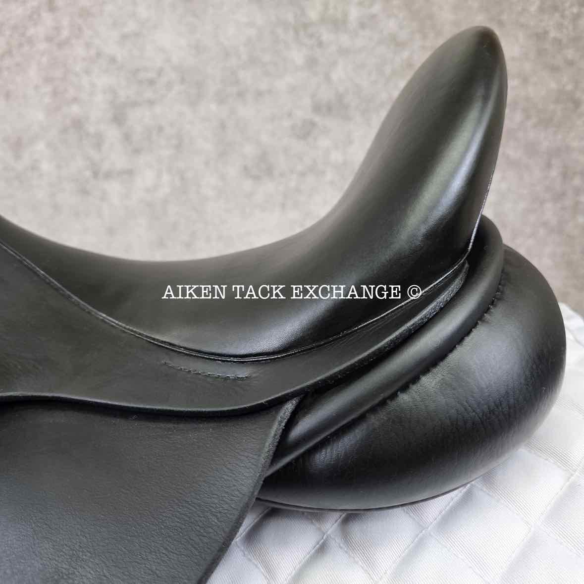 2013 Lovatt & Ricketts Berkeley Dressage Saddle, 17" Seat, M/MW Tree, Wool Flocked Panels