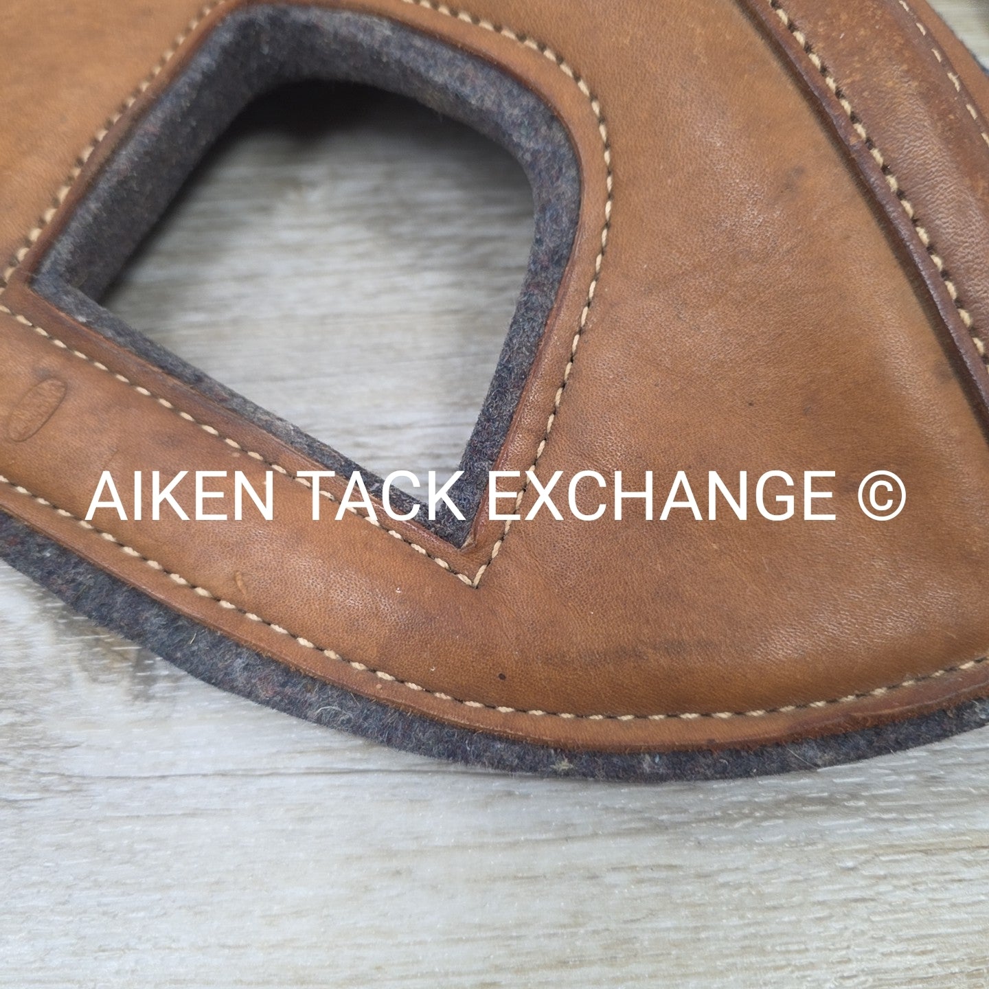 Maycraft Felt & Leather Trailer Head Bumper