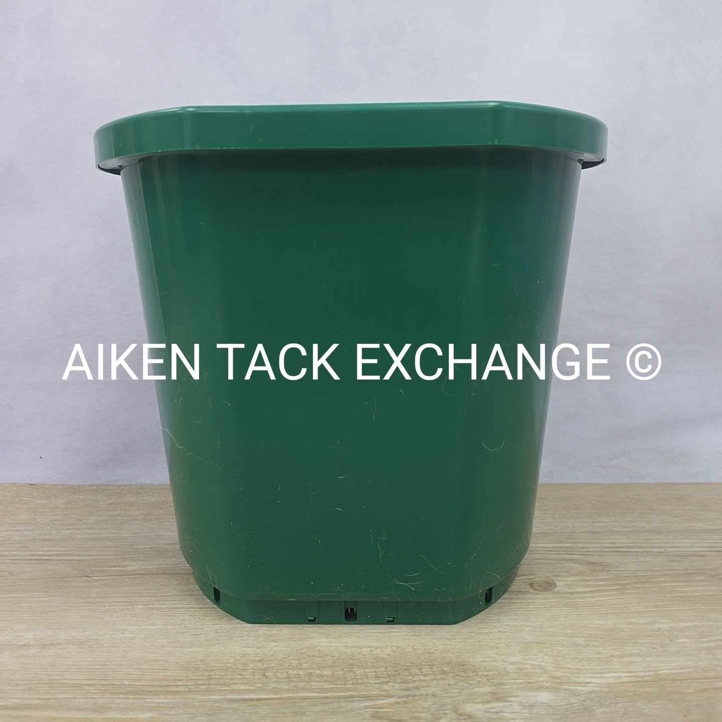 Farm Innovators Heated Flat Back Bucket, 5 Gal