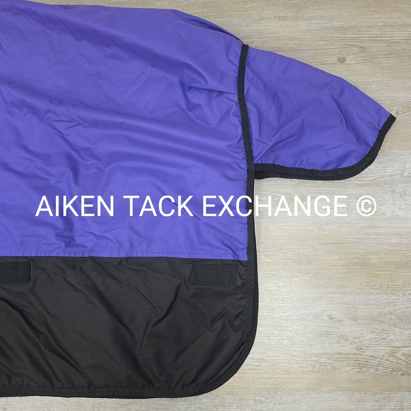 Schneiders Dura-Tech 220g fil Medium Weight Turnout Blanket, Size 76"