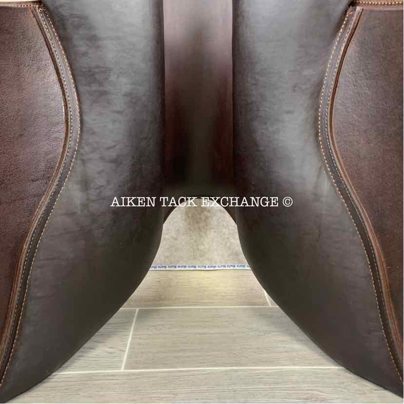 2022 CWD SE01 Close Contact Jump Saddle, 17.5" Seat, 3L Flap, Medium Tree, Foam Panels