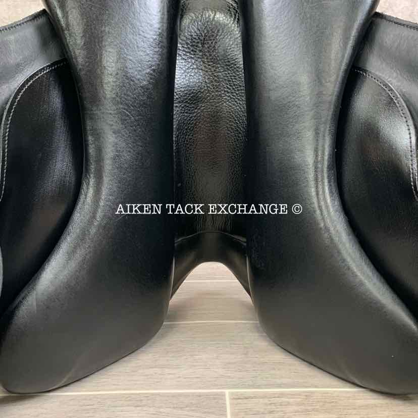 2021 Aviar Rook 1.0 Monoflap Dressage Saddle, 17.5" Seat, Adjustable Flex Tree, Foam Panels