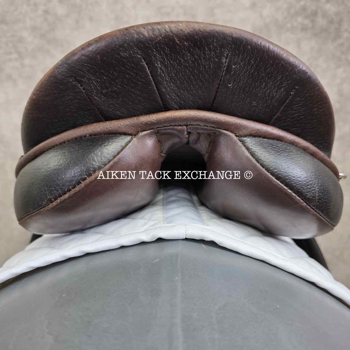 Ainsley Chester Jump Saddle, 17" Seat, Forward Flap, Medium Tree, Wool Flocked Panels