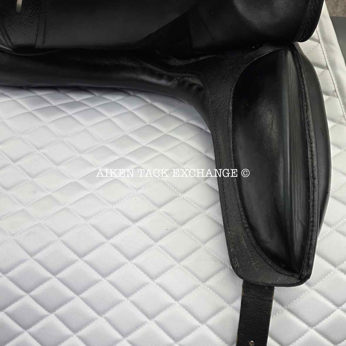 **SOLD** Warendorf Monoflap Dressage Saddle, 18" Seat, Short Flap, Medium Tree, Wool