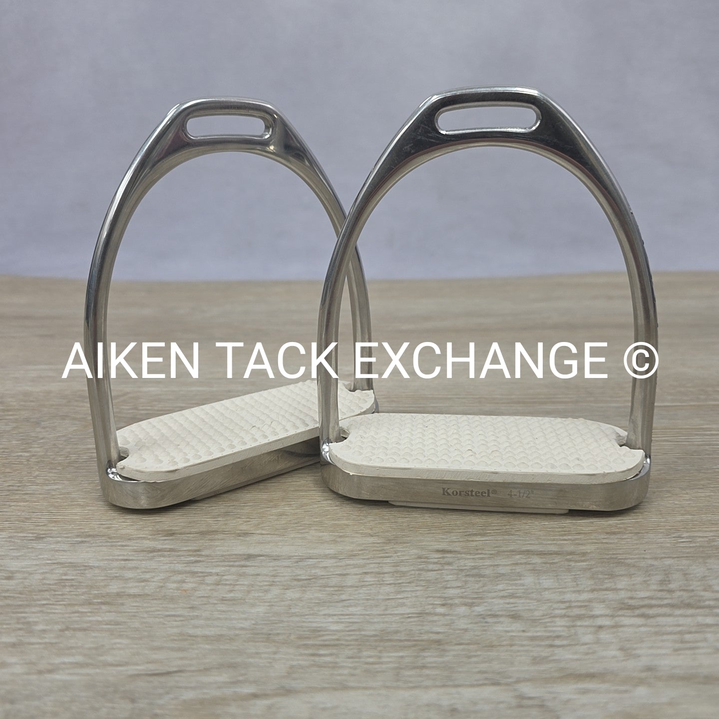 Korsteel Fillis Stirrup Irons with Engraved Crystal Detail, 4.5"