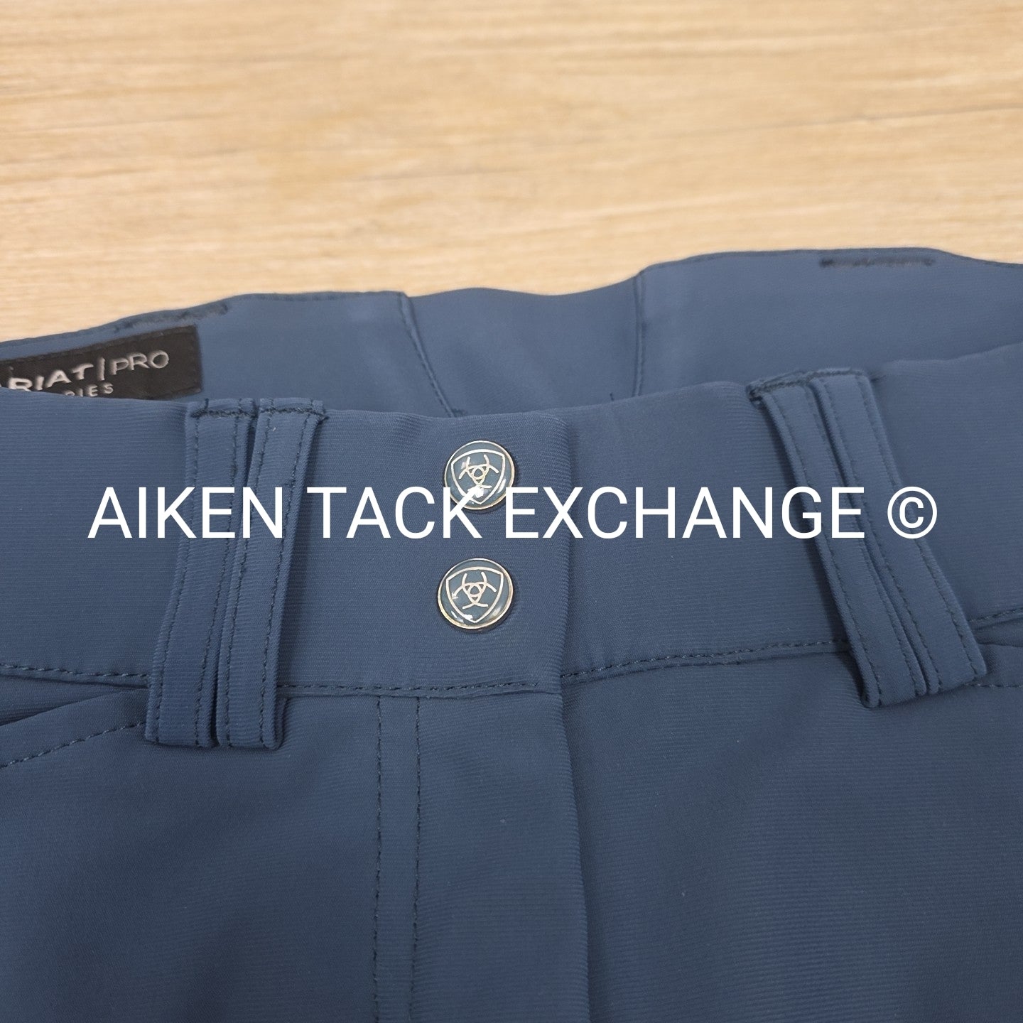 Ariat Tri Factor Full Seat Breeches, Women's 26 (missing 1 pocket button)