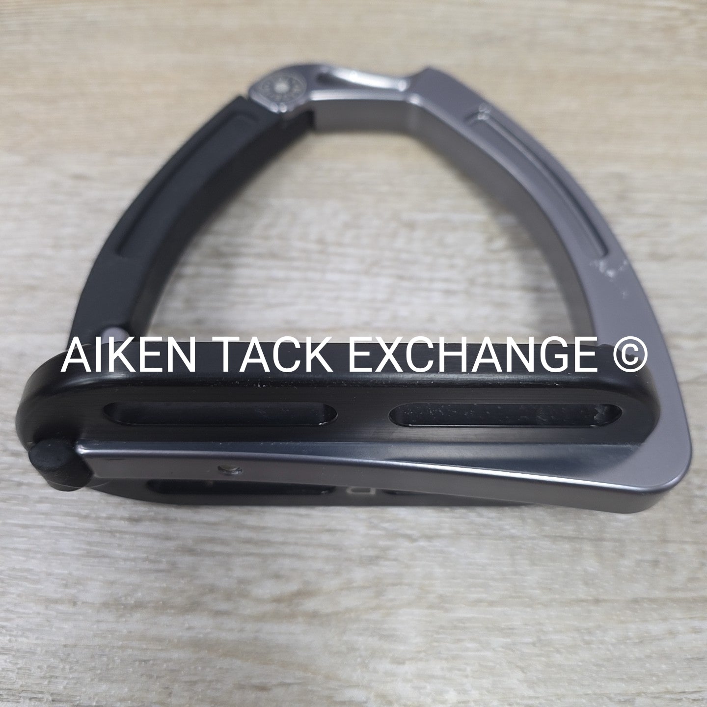 Amerigo Safety Stirrups, 4.75"