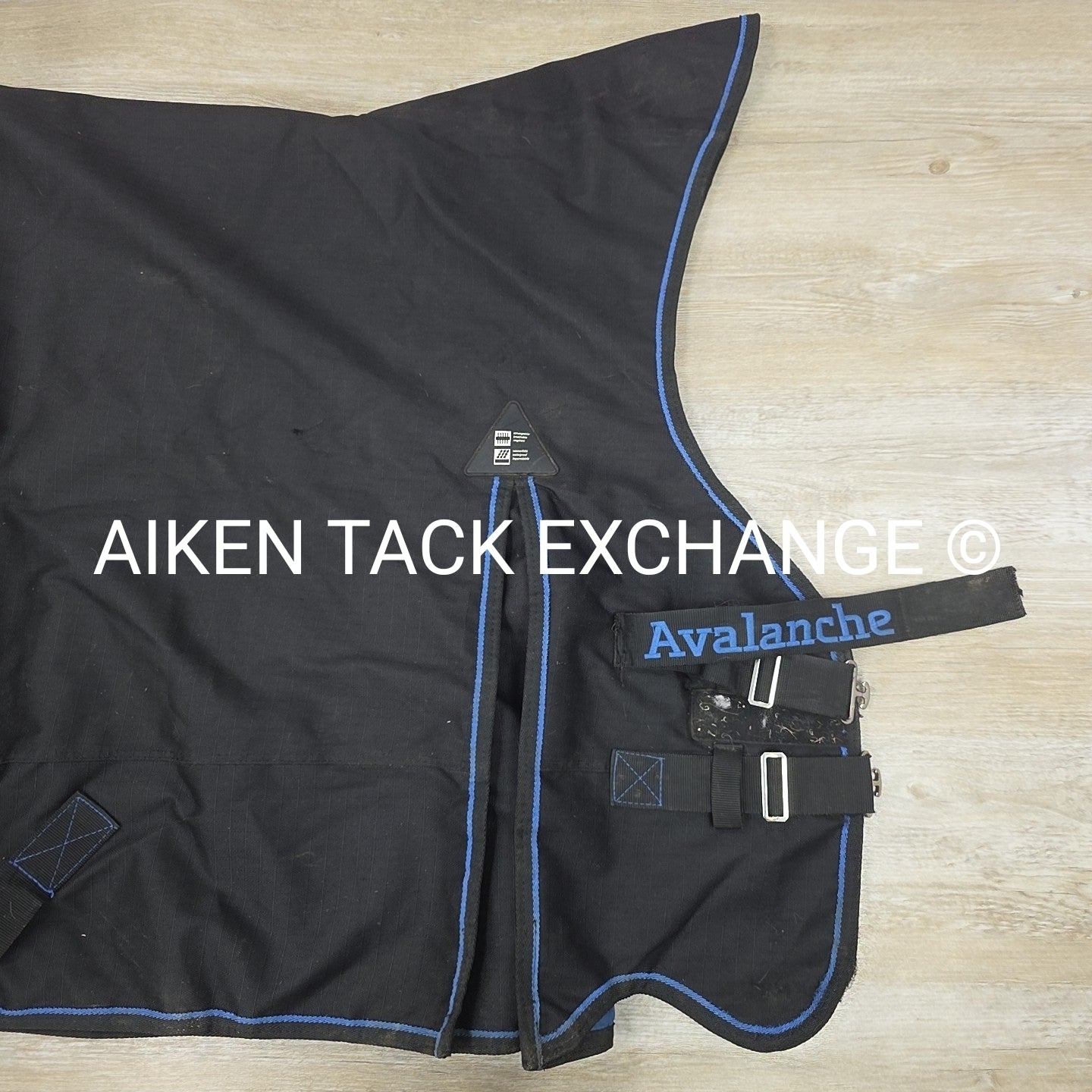 Horze Avalance Medium Weight Turnout Blanket, Size 72"