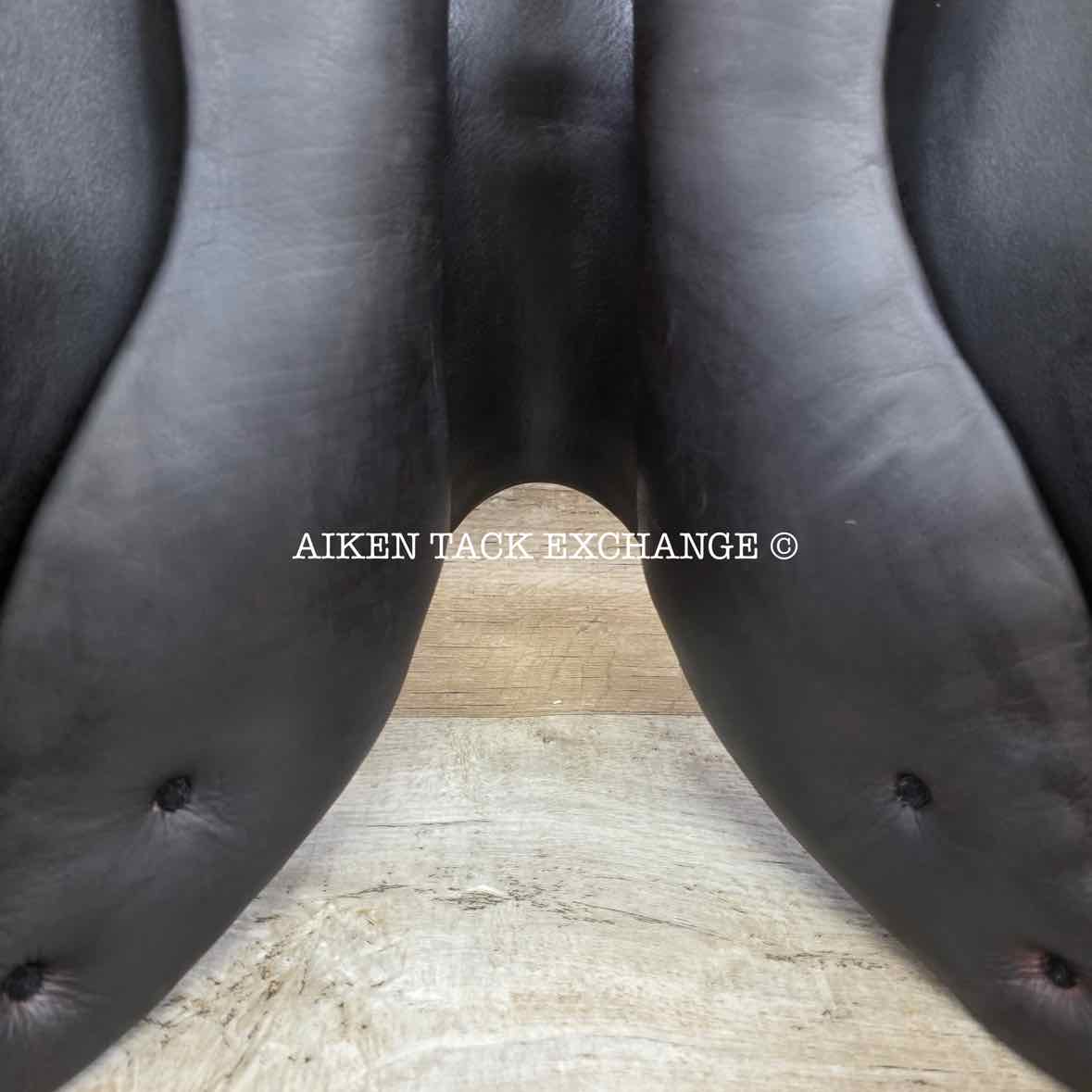 **SOLD** 2012 Prestige Boston Close Contact Jump Saddle, 17" Seat, 33 Tree - Medium, Wool Flocked Panels