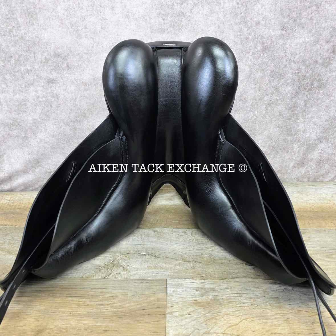 **SOLD** 2019 Fairfax Classic Cupped Flap Dressage Saddle, 17" Seat, Adjustable Tree - Changeable Gullet, Wool Flocked Panels