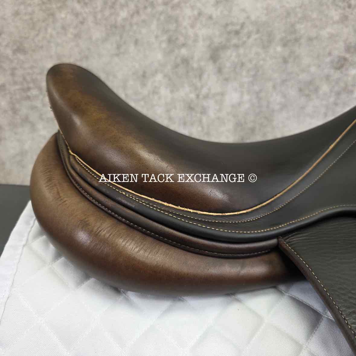 2013 Herve Godignon Jump'In Close Contact Jump Saddle, 17.5" Seat, 3CL Flap, Medium Tree, Foam Panels