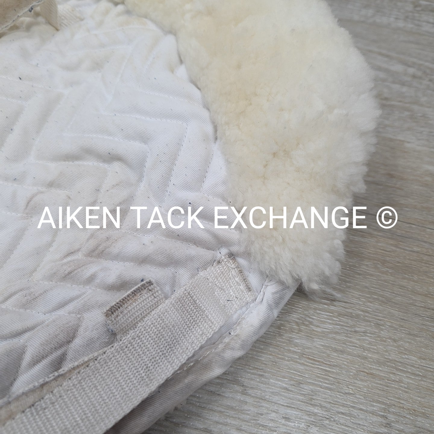 Fleeceworks Sheepskin Show Hunter Pad Partial Trim with Front Roll