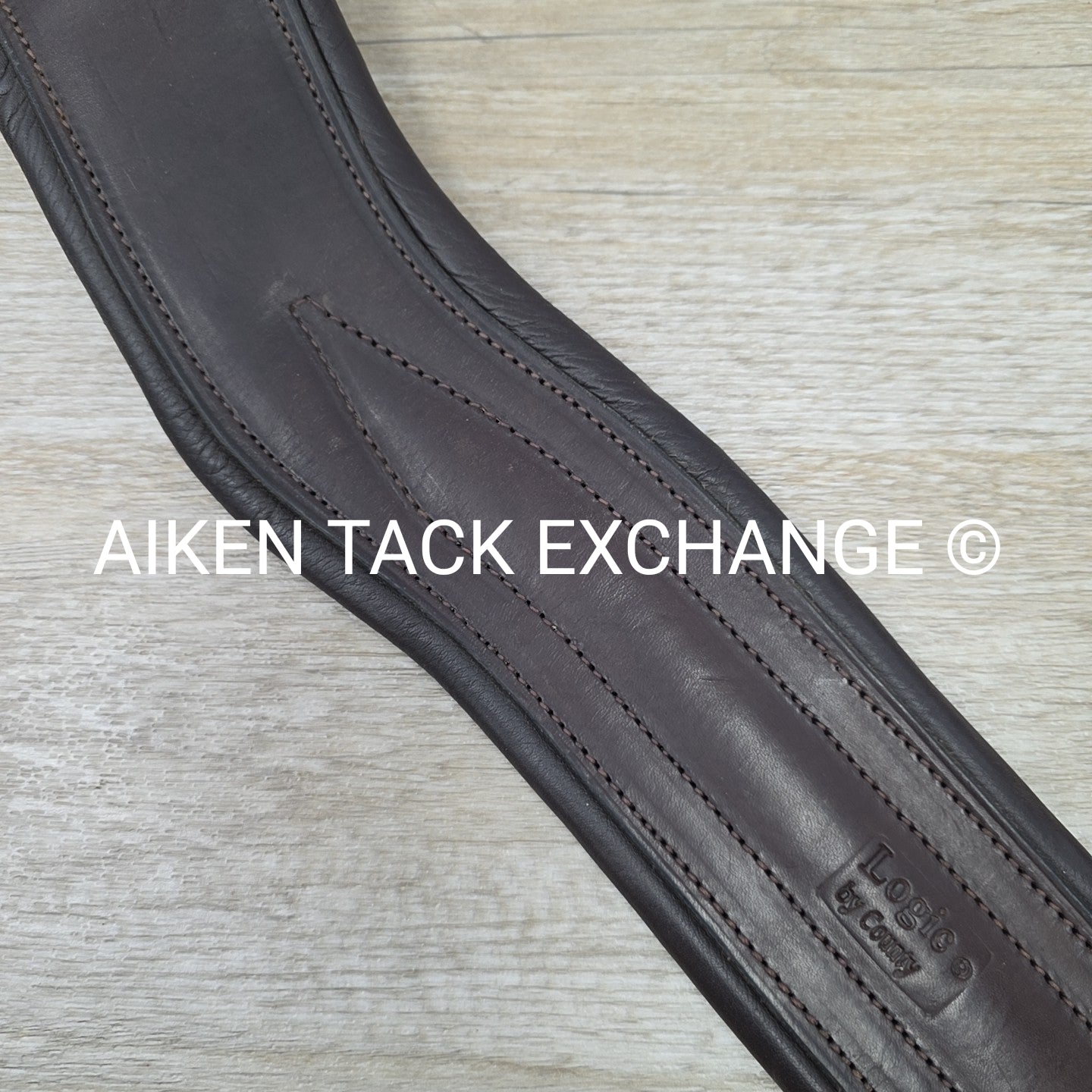 Country Logic Shoulder Relief Anatomic Girth, Brown, 54"
