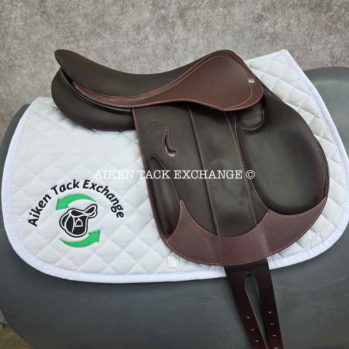 2023 Devoucoux Chiberta K Monoflap Jump Saddle, 16.5" Seat, 0KA Flap, Medium Tree, D3D Panels, Full Buffalo Leather