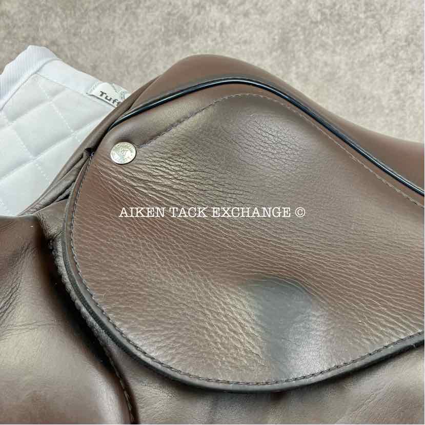 **SOLD** 2019 Custom Saddlery Monte Carlo Monoflap Jump Saddle, 17.5" Seat, Adjustable Tree, Wool Flocked Hybrid Panels