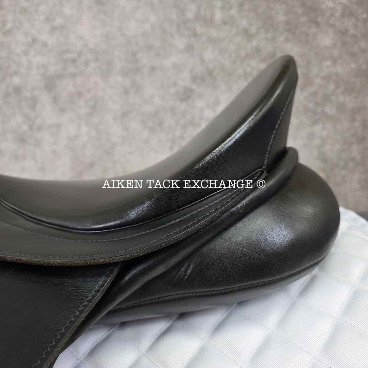 2007 Bates Caprilli Dressage Saddle, 17" Seat, Adjustable Tree - Changeable Gullet, Wool Flocked Panels