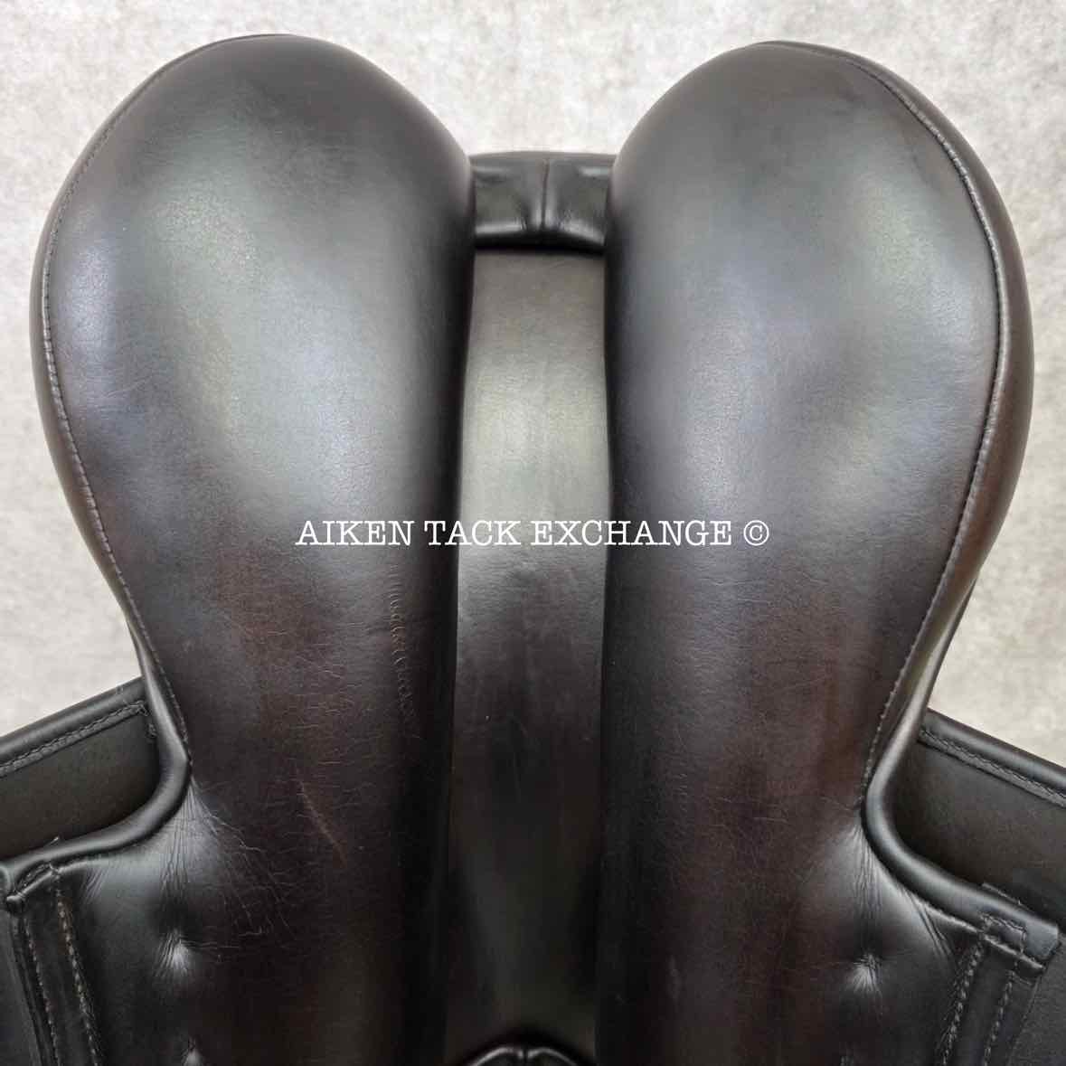 2017 County Solution Jump Saddle, 17.5" Seat, Narrow Tree, Wool Flocked Panels