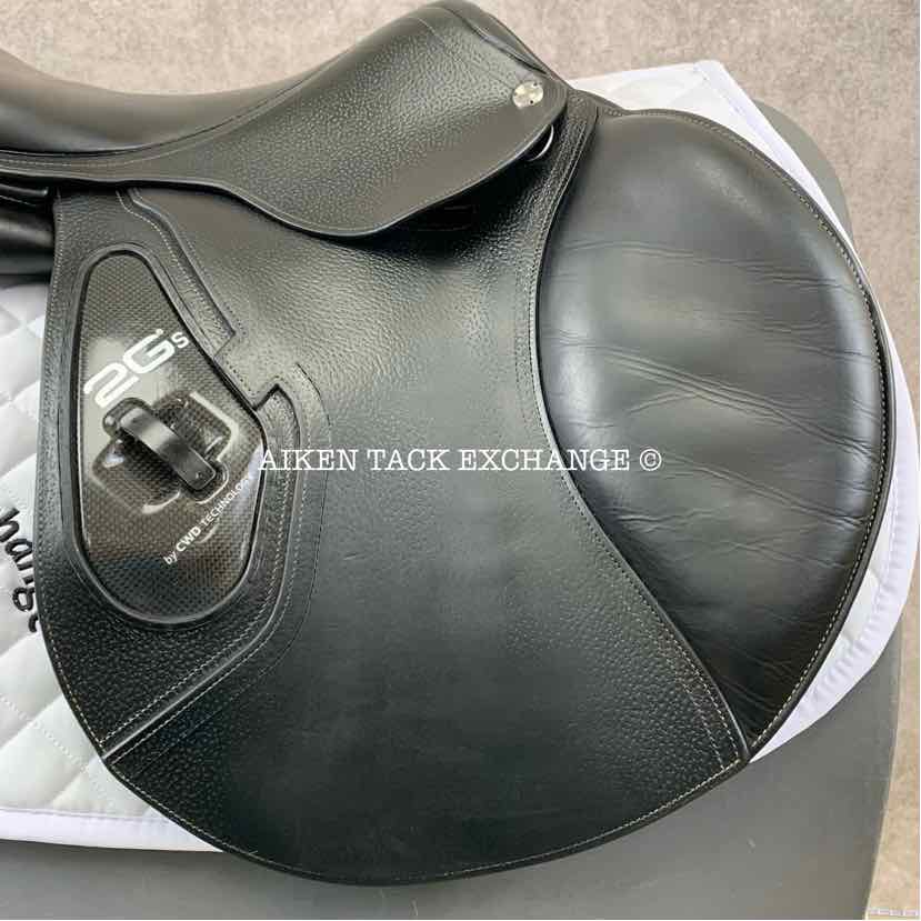 2018 CWD SE25 2GS Close Contact Jump Saddle, 17.5" Seat - S2, 3C Flap, Dynamik Flex Tree - Medium, Foam Panels