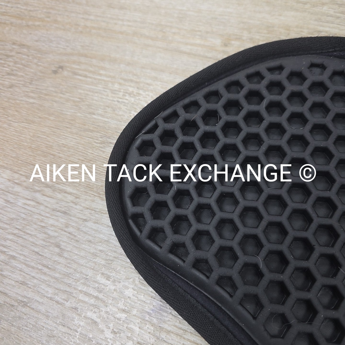 Acavallo Wither Free Hexagonal Gel & Memory Foam Half Pad